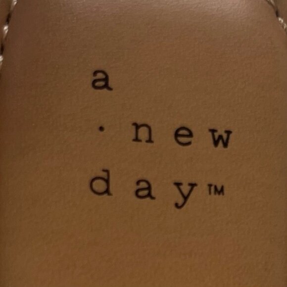 A New Day Bennie Buckle Slide Sandal Womens Size 9 Black New Gold Buckle - Picture 6 of 9